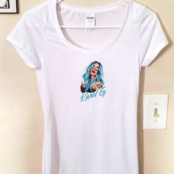 Karol g womans tshirt - Picture 1 of 3